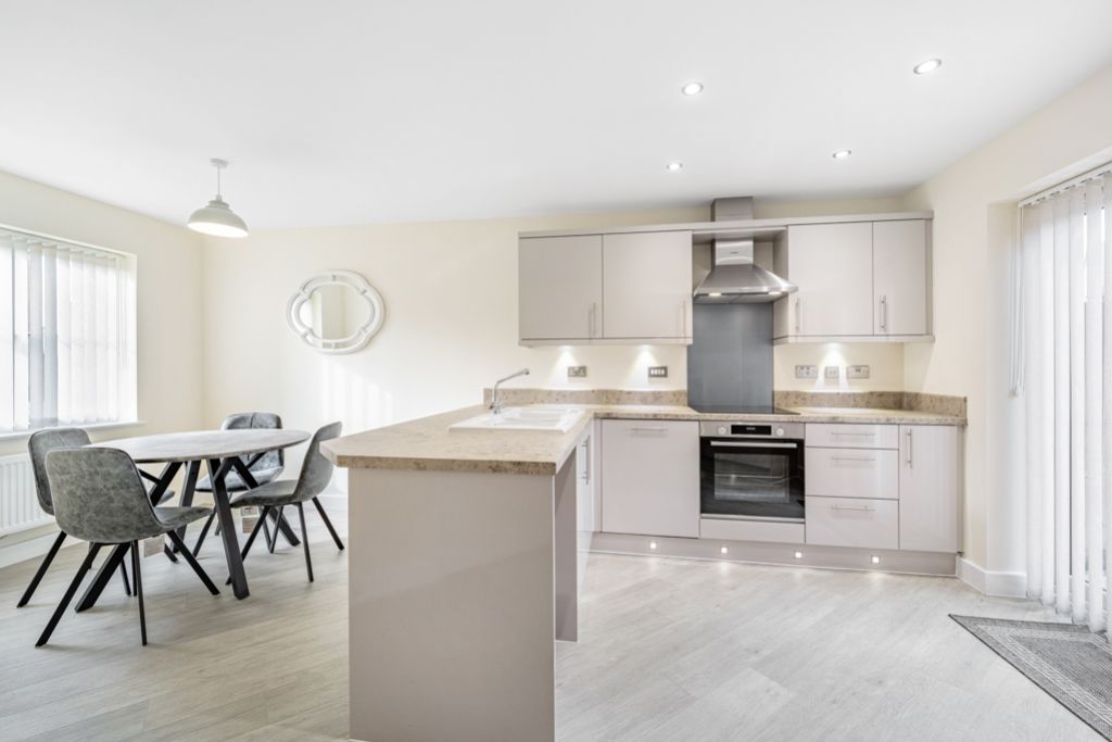 Property photo 3 of 29 24 Canterbury Mews, Donington-17