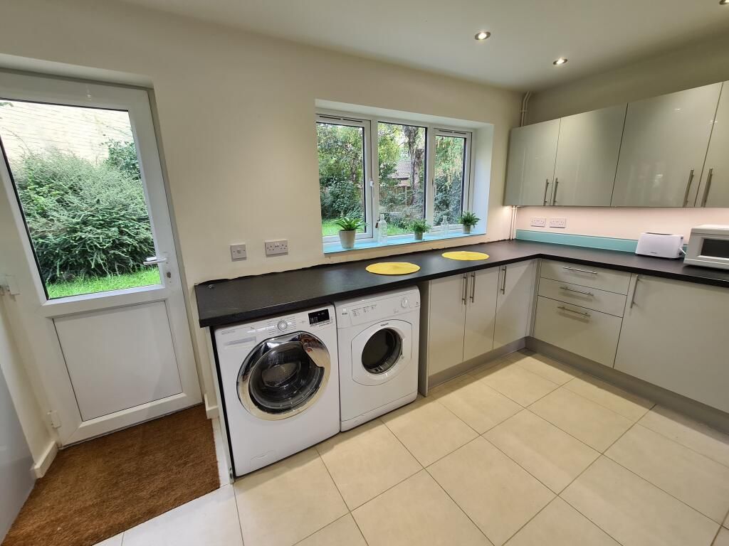 Property photo 2 of 17 Image