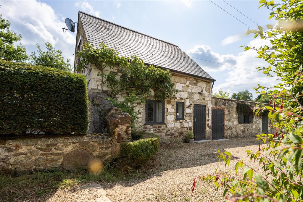 Property photo 1 of 10 Brighstone_Spence Willard-10.Jpg