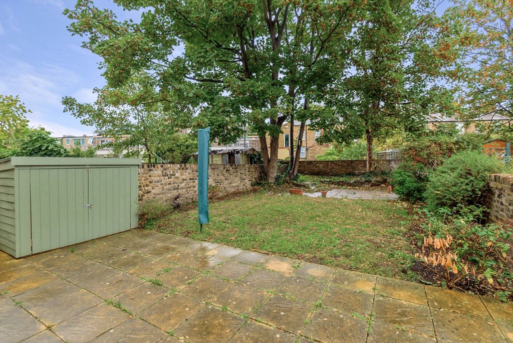 Property photo 3 of 12 Garden