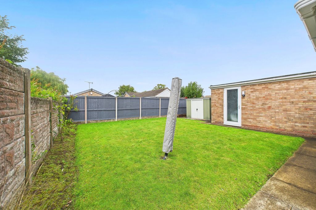 Property photo 2 of 11 Garden