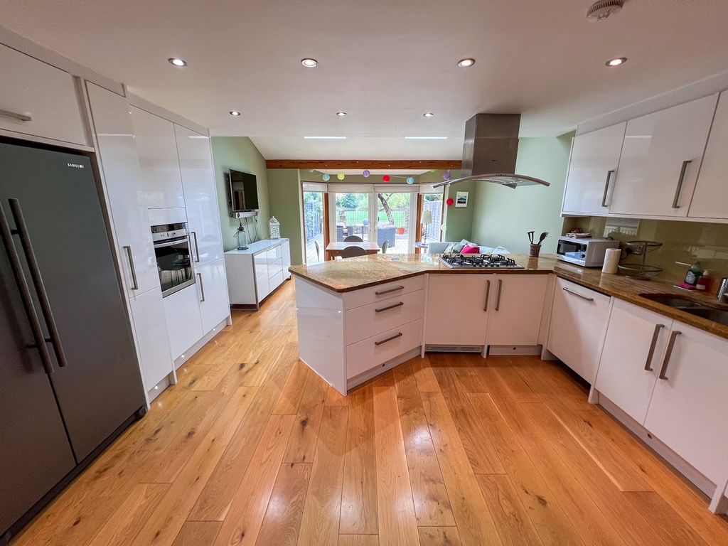 Property photo 1 of 40