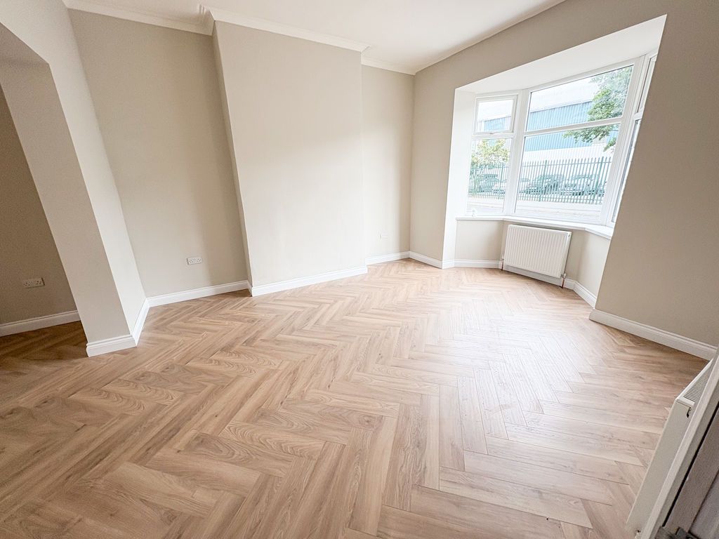 Property photo 2 of 11 Photo 8