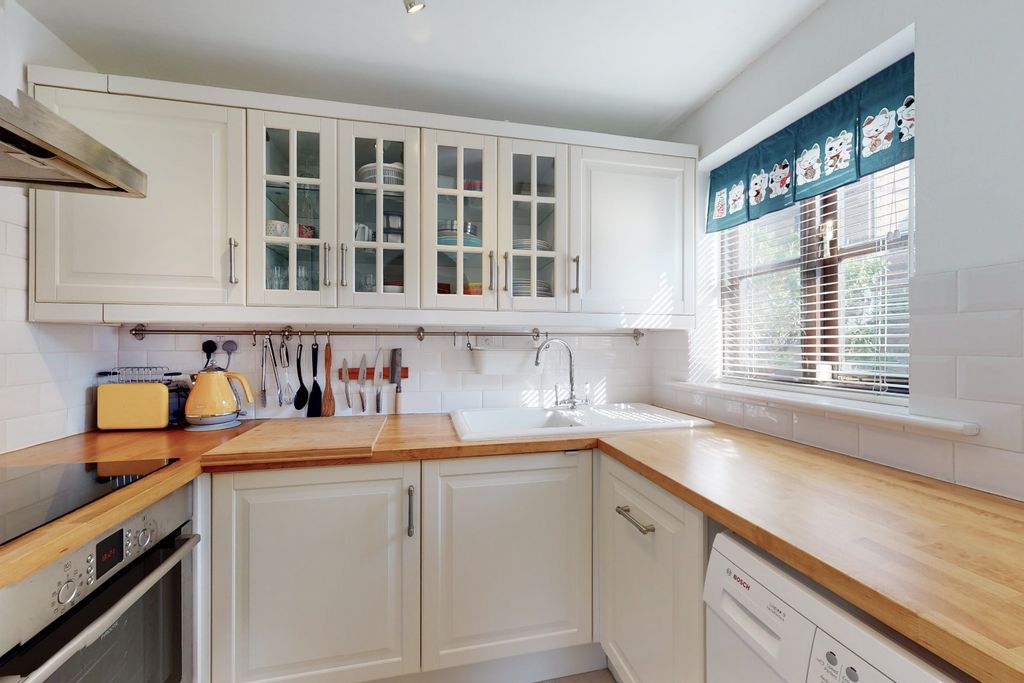 Property photo 2 of 7 2244412