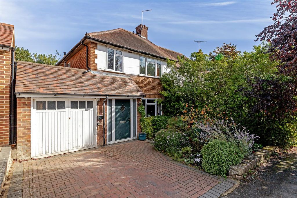 Property photo 1 of 18 75Pondfieldcrescent-2.Jpg