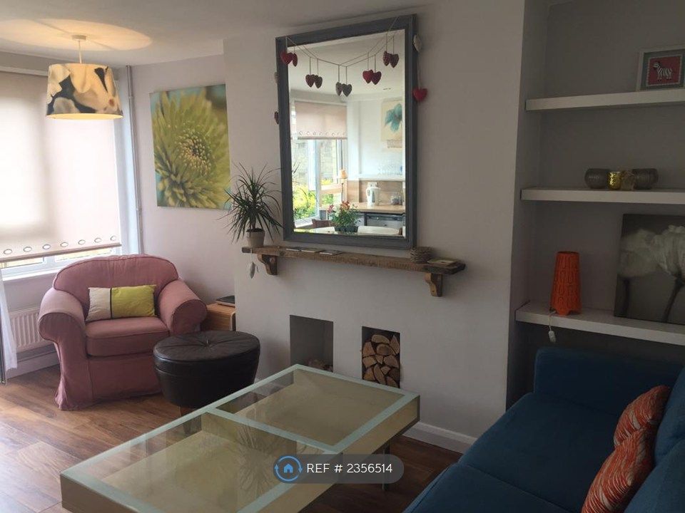 Property photo 2 of 17 Lounge