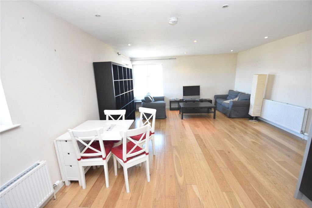 Property photo 3 of 9 Photo 3