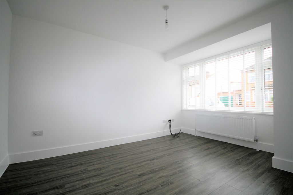 Property photo 2 of 10 Lounge