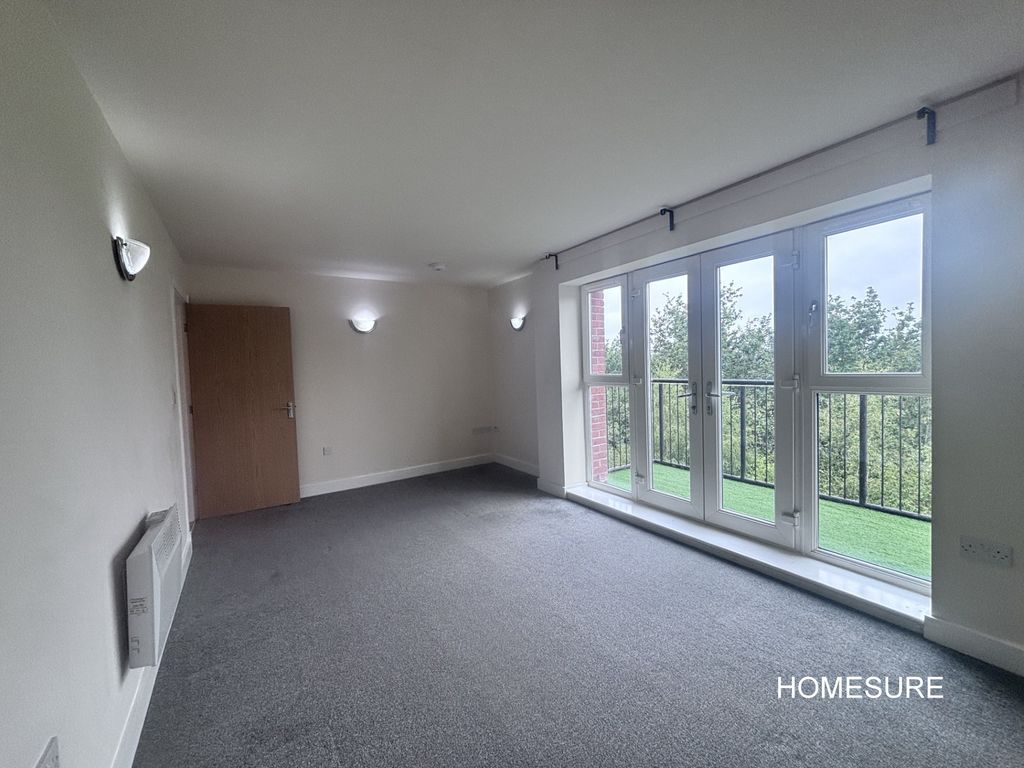 Property photo 2 of 9 53 Cantilever Lounge 2