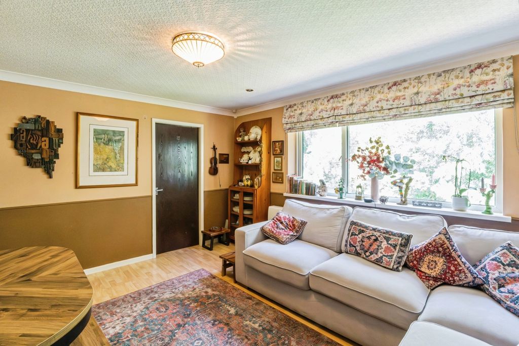Property photo 3 of 16 Pbox-Img.Jpg