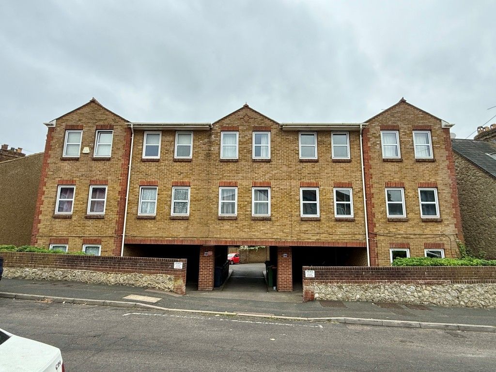 Property photo 1 of 6 Studio Flat