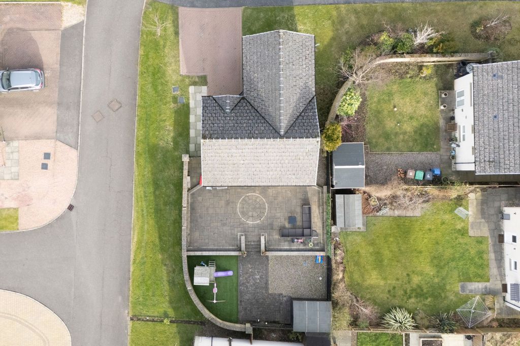 Property photo 3 of 41