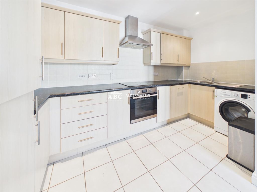 Property photo 3 of 11 Cam03827G0-Pr0151-Still008.Jpg