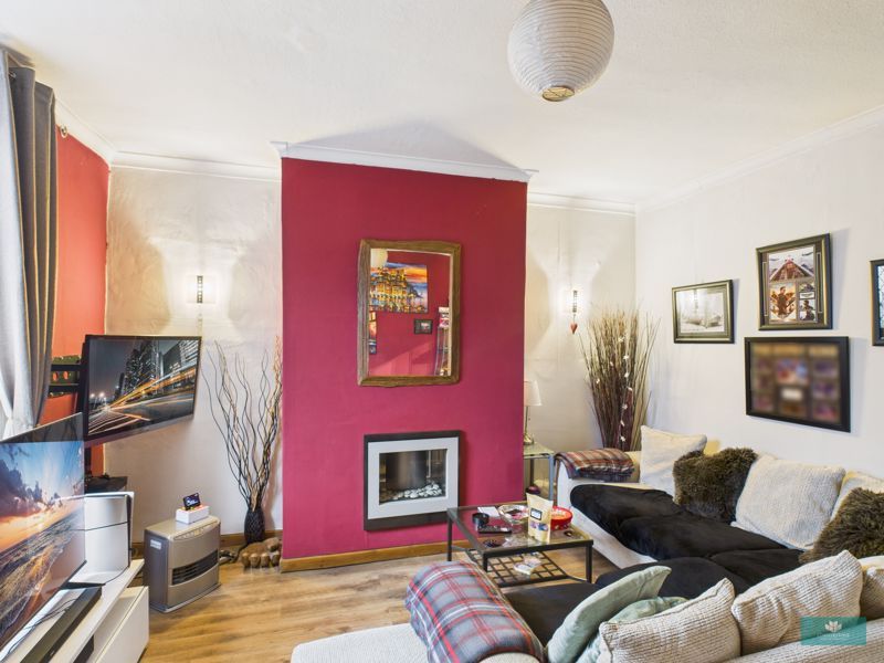 Property photo 2 of 11 Photo 3