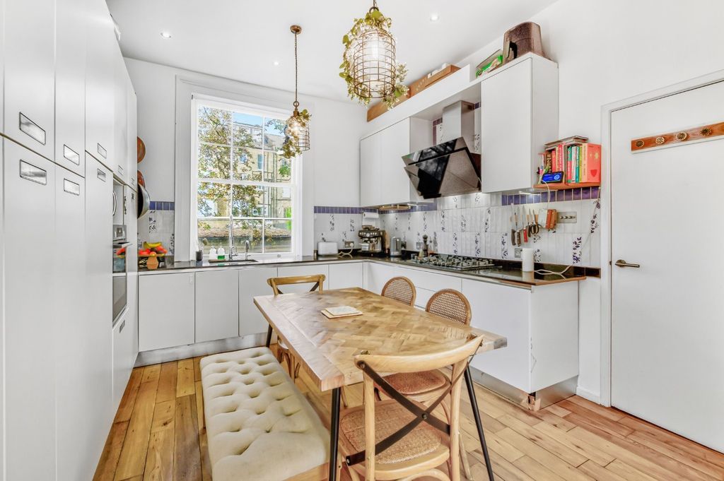 Property photo 3 of 18 Picture No. 05