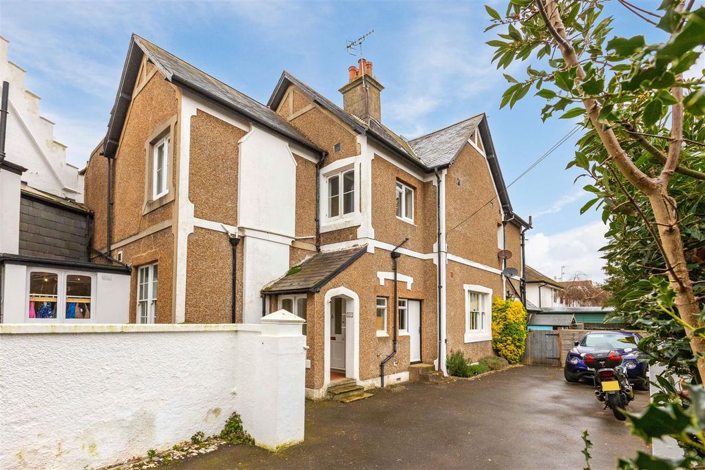 Property photo 1 of 14 Richmond-17.Jpg