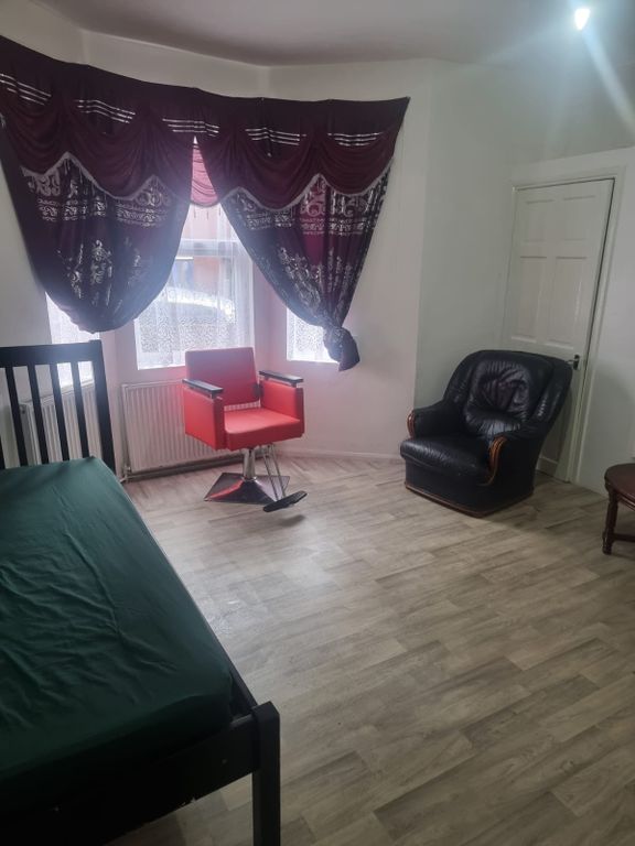 Property photo 3 of 3