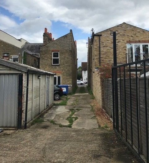 Property photo 3 of 4