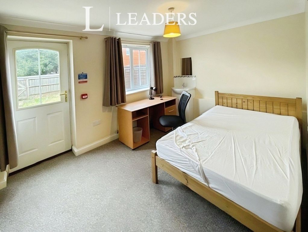 Property photo 3 of 10 Pbox-Img.Jpg
