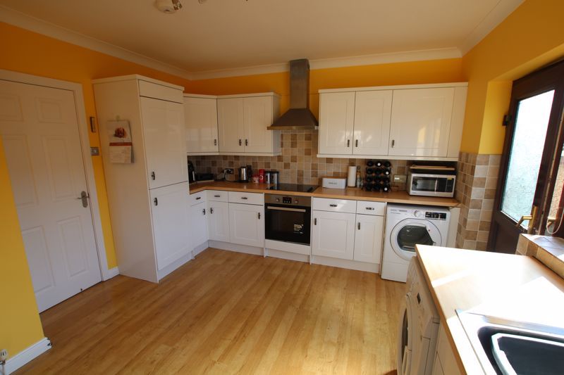 Property photo 3 of 33 Photo 23