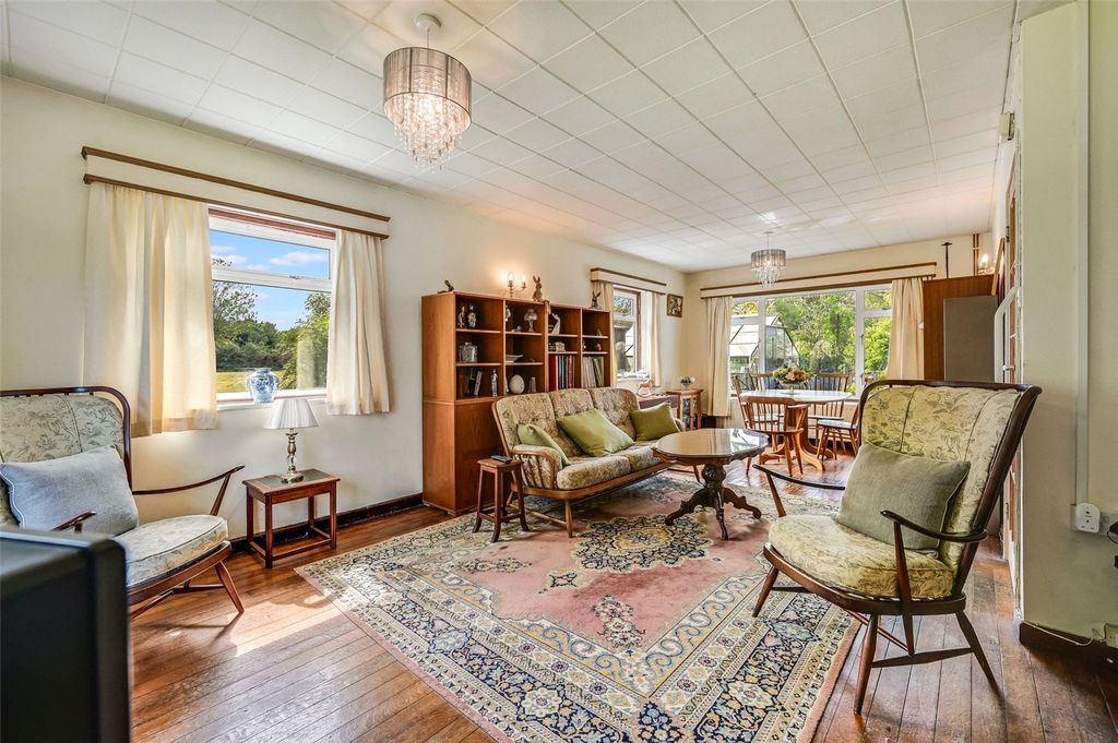 Property photo 2 of 19 Sitting/Dining Room