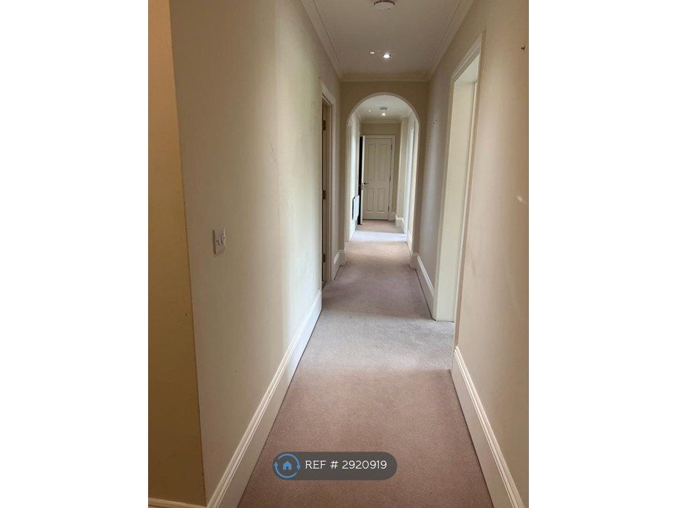 Property photo 3 of 13 Hallway