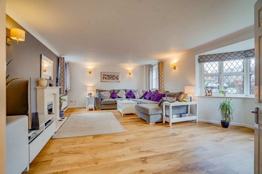 Property photo 2 of 26