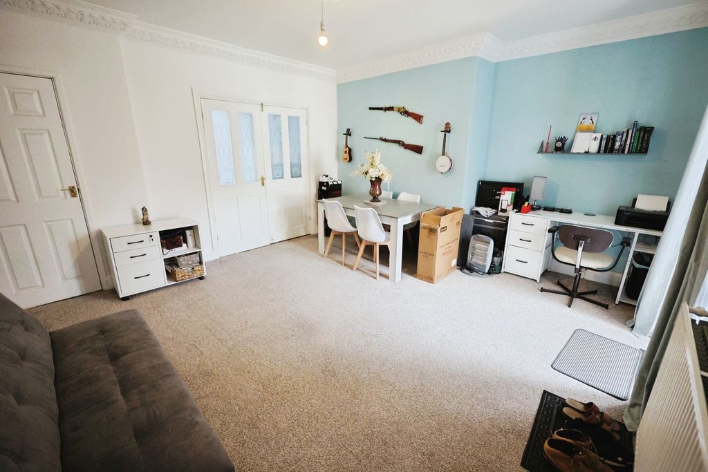 Property photo 3 of 12 Pbox-Img.Jpg