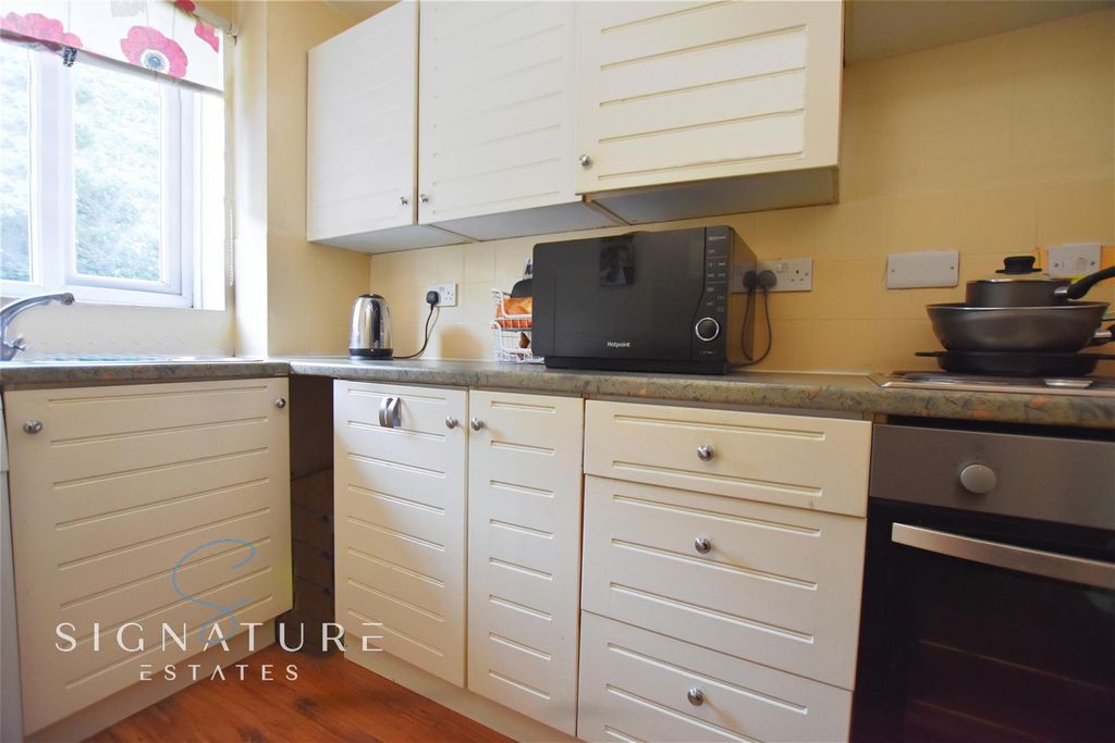 Property photo 3 of 4 Kitchen Re.Jpg