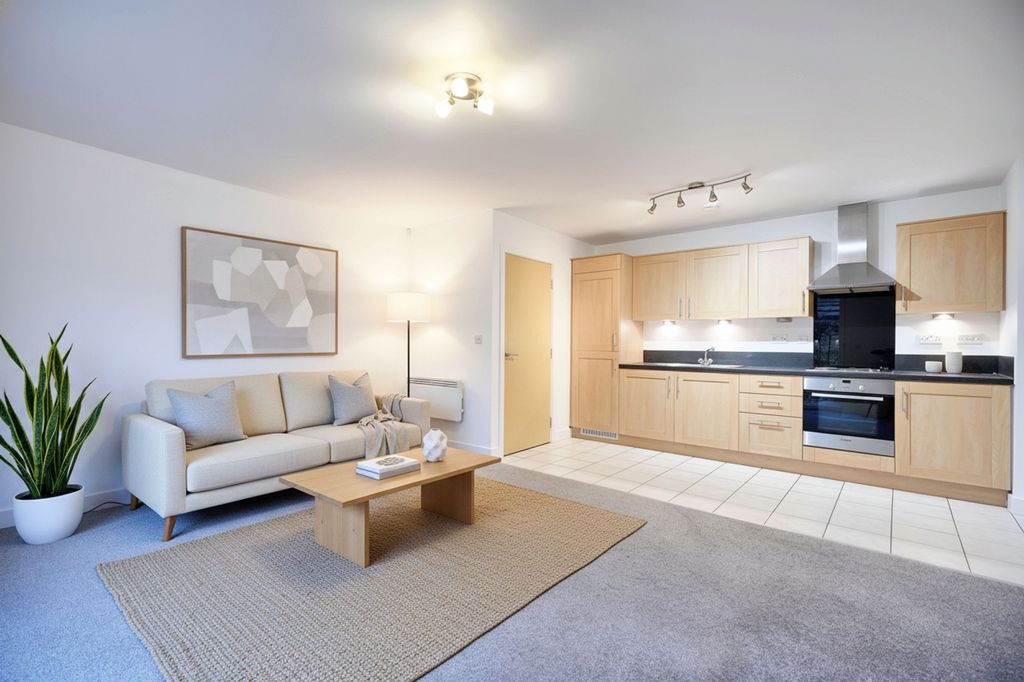 Property photo 3 of 11