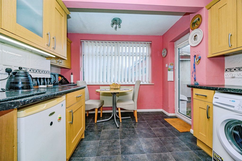 Property photo 3 of 16