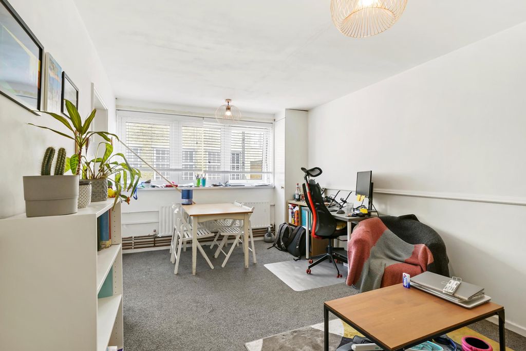 Property photo 2 of 10 Photo 1