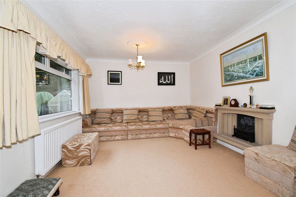 Property photo 2 of 22 Lounge