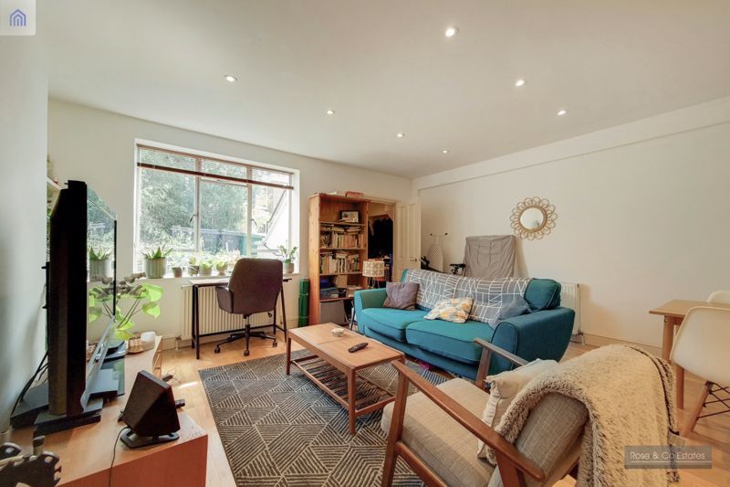 Property photo 1 of 7 Photo 5