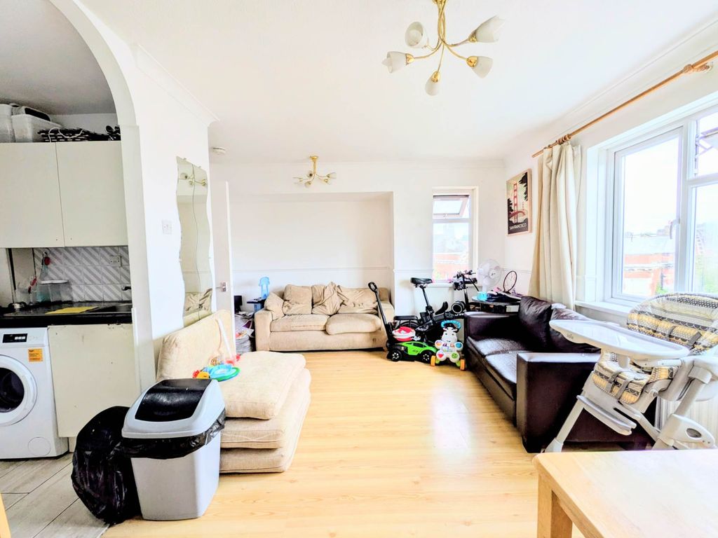 Property photo 1 of 7