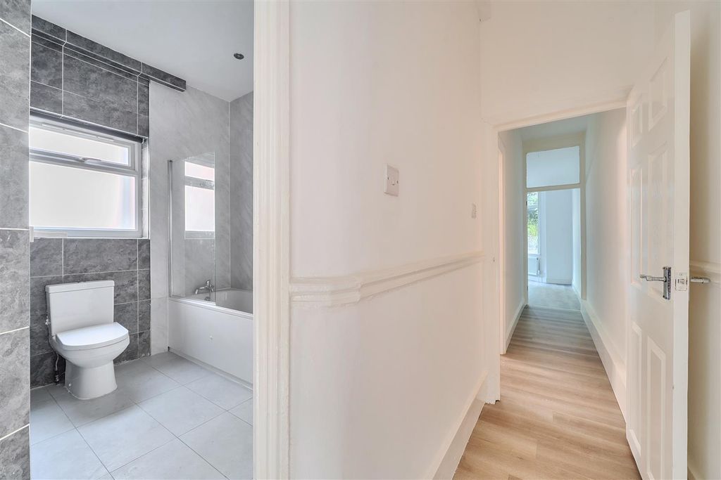 Property photo 2 of 17 1485591-9-6A4ce8E131F81.Jpg