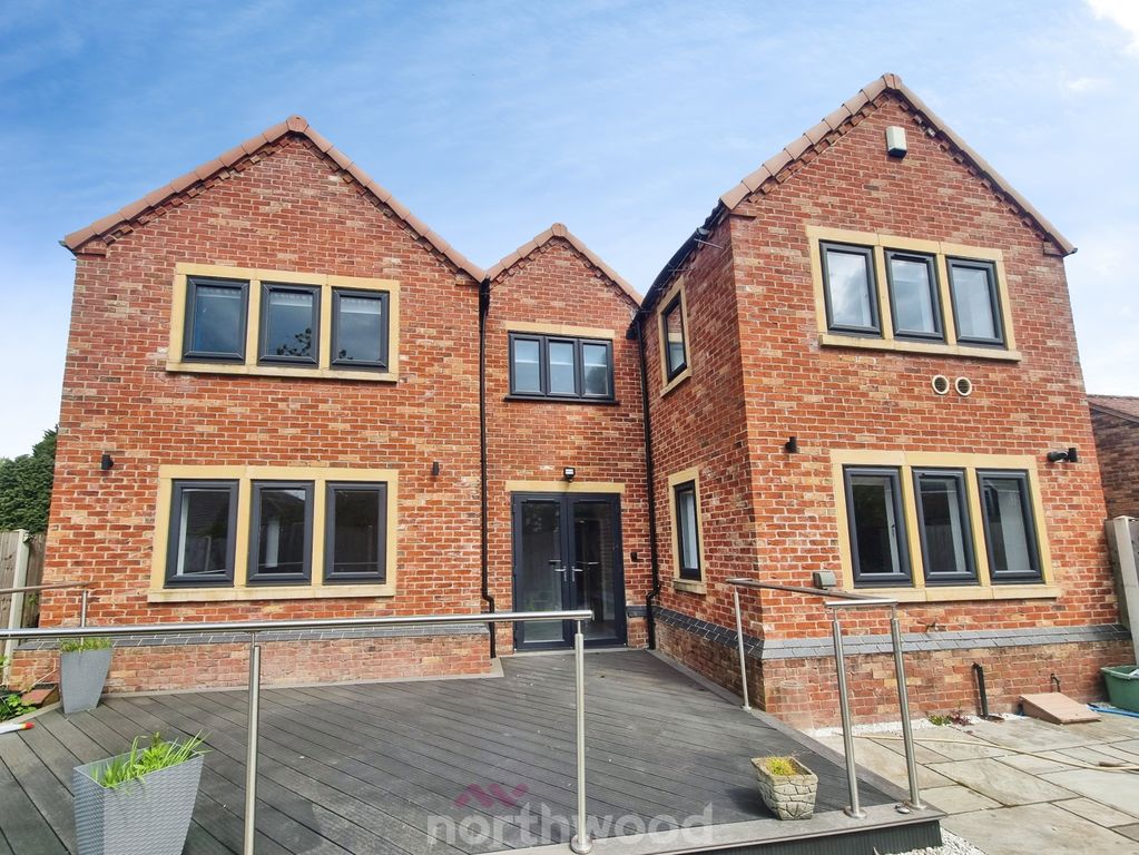 Property photo 1 of 24