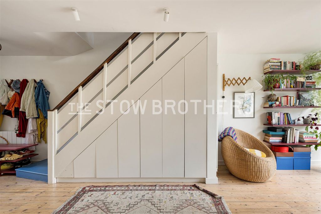 Property photo 3 of 34
