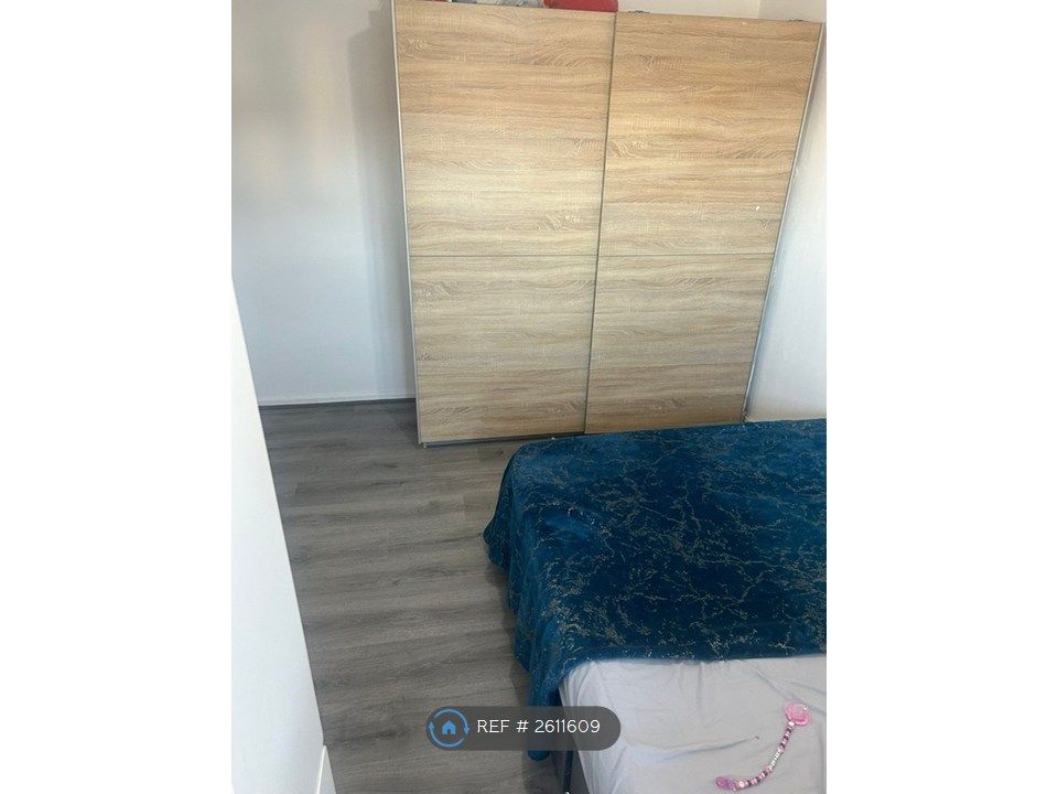 Property photo 2 of 8 Upstairs Double Room