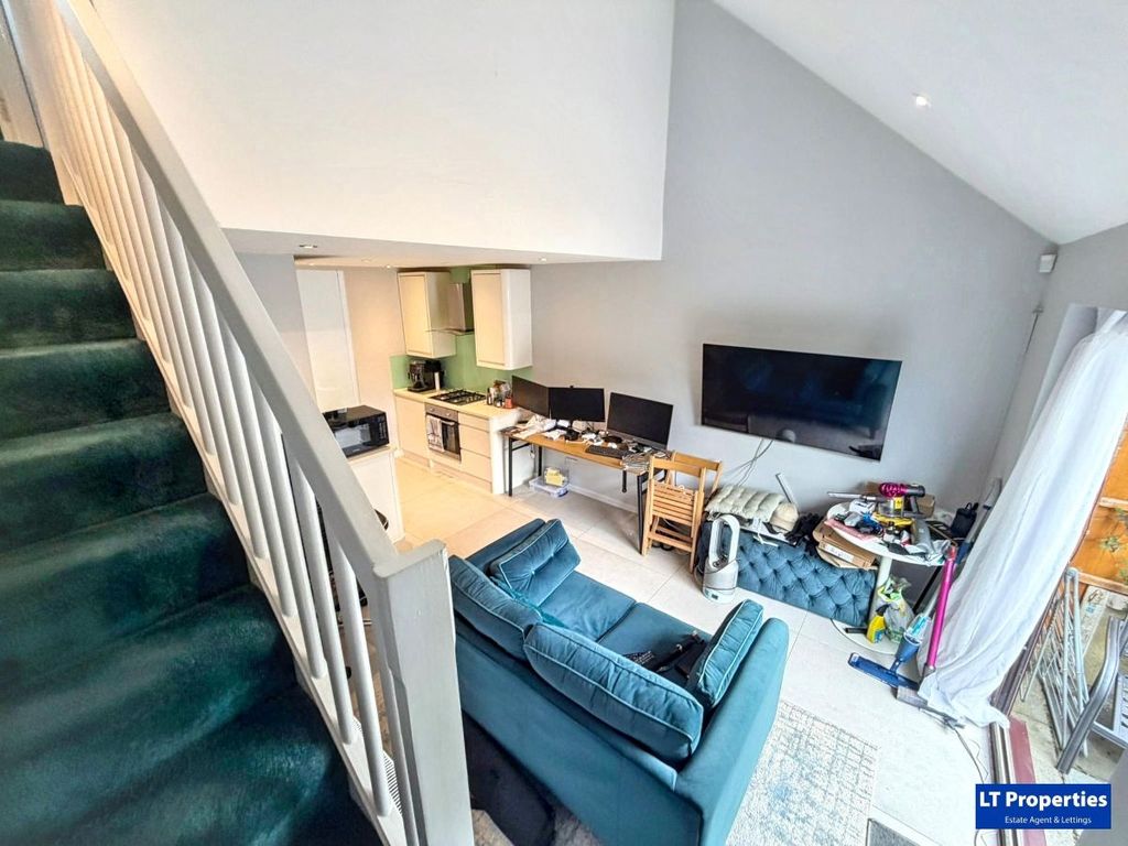Additional image 10 of 1 bed property for saleOld School Walk, Slip End, Luton LU1