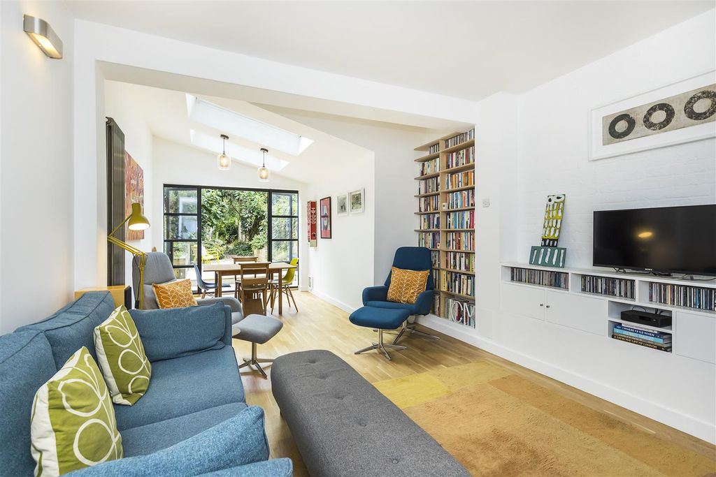 Property photo 2 of 26 2