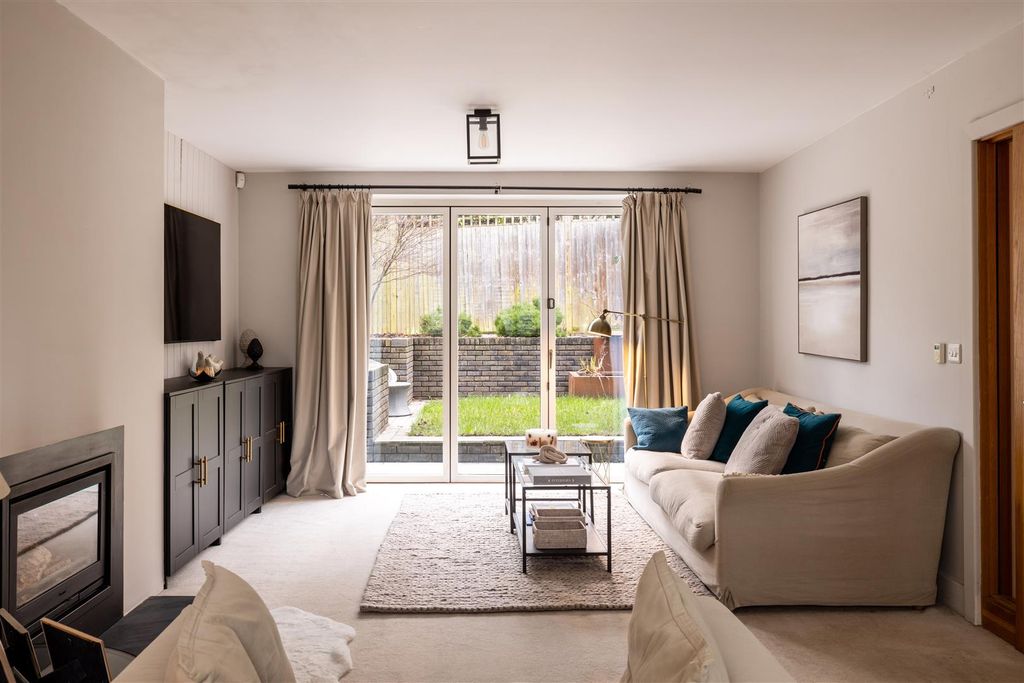 Property photo 3 of 41