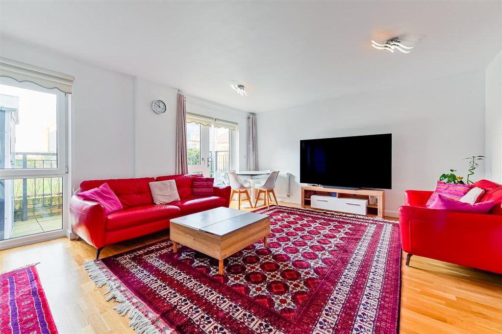 Property photo 2 of 19
