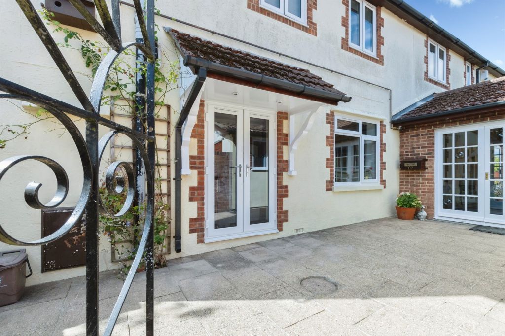 Property photo 1 of 21