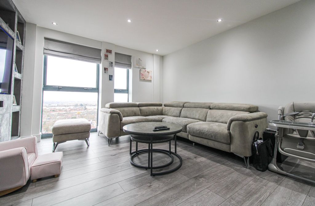 Property photo 3 of 10 Picture No. 08