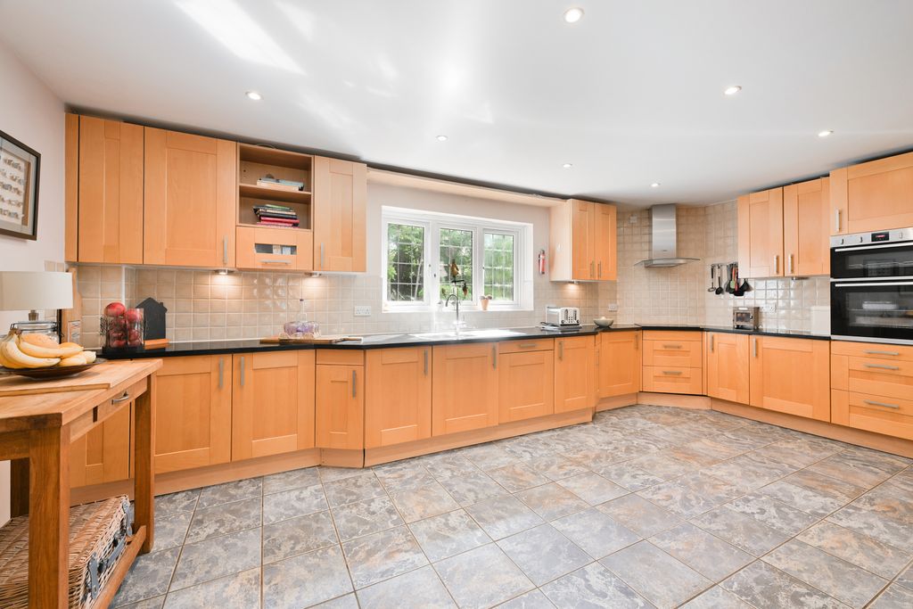 Property photo 3 of 19 Picture No. 04