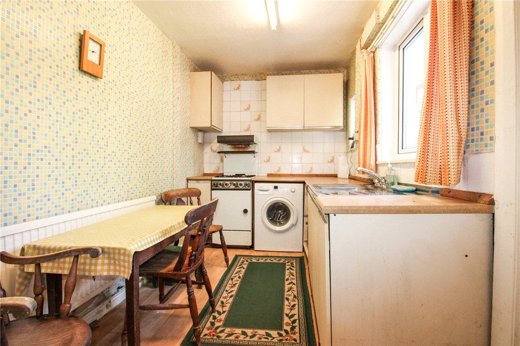 Property photo 3 of 14 Kitchen