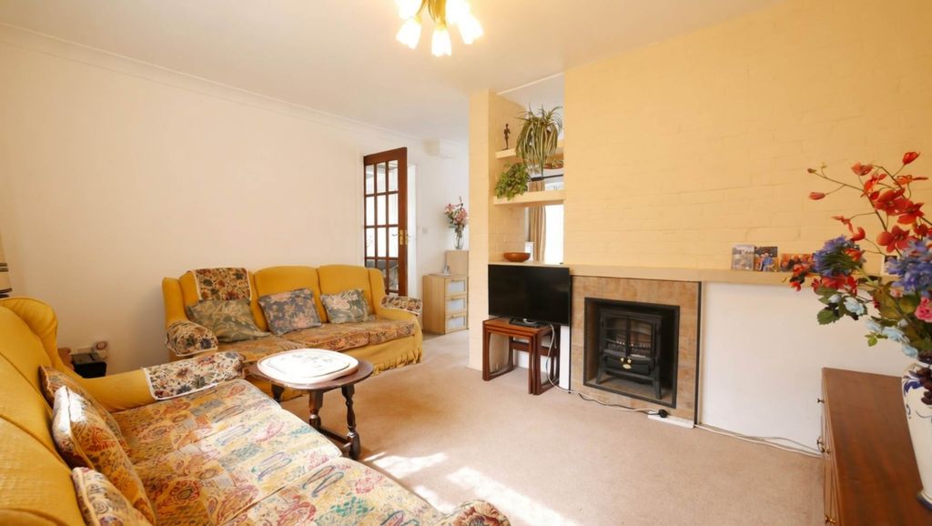 Property photo 3 of 13