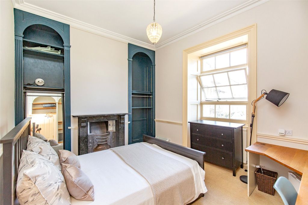 Property photo 2 of 18 Picture No. 27