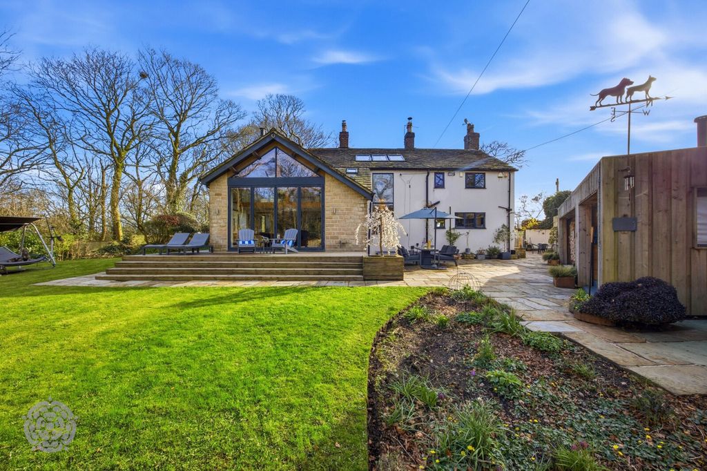 Property photo 3 of 40 Picture No. 28